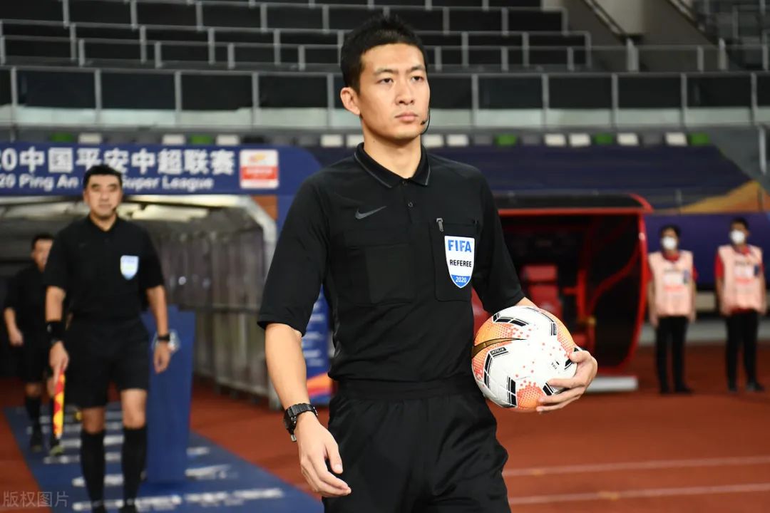 集结日欧联焦点战,埃因霍温迎来里程碑,质疑声仍在,心理建设被强调 集结日欧联焦点战,埃因霍温迎来里程碑,质疑声仍在,心理建设被强调