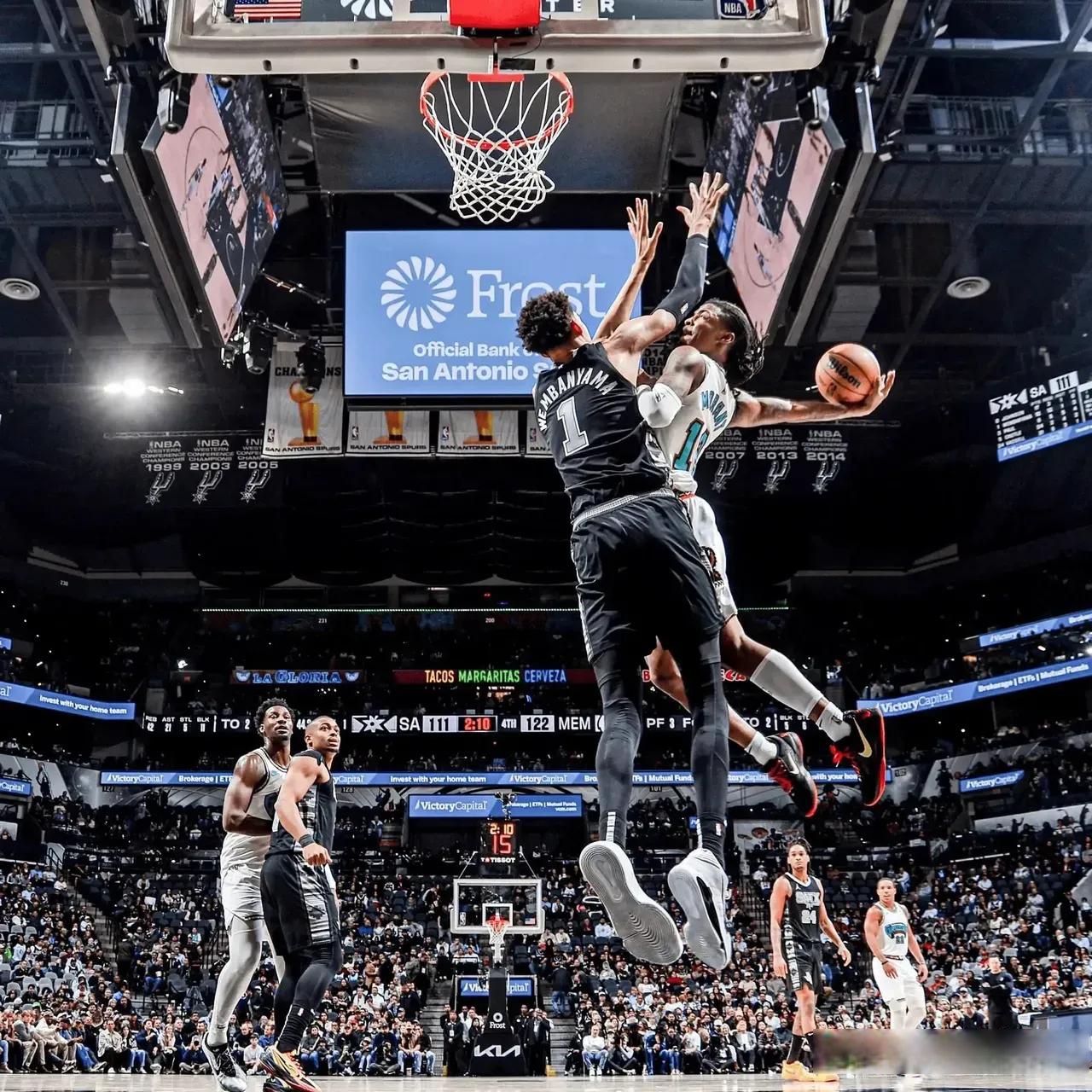 德布劳内在湖人比赛中悬念迭起风云突变尼斯赛前伤情更新，这操作让人直呼：集结日多伦多猛龙调整名单以备德甲的简单介绍